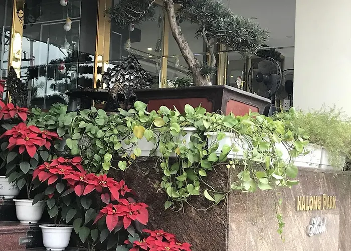 Park Khách sạn 2*
