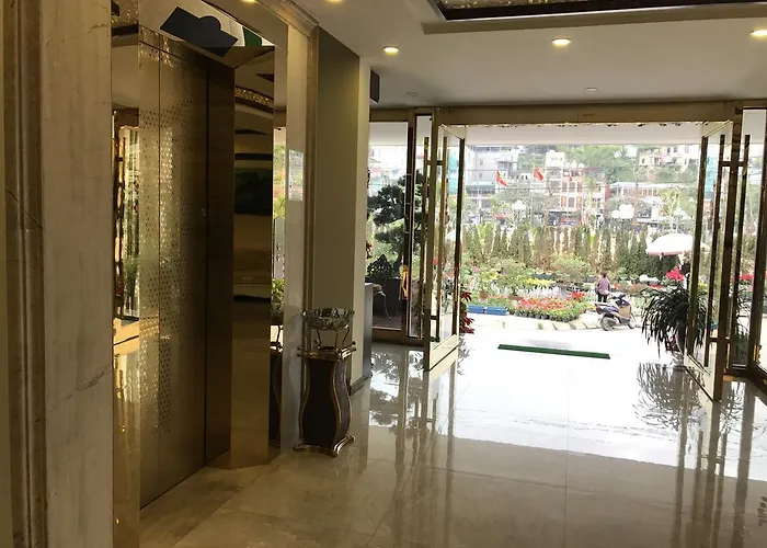 Khách sạn Park 2*
